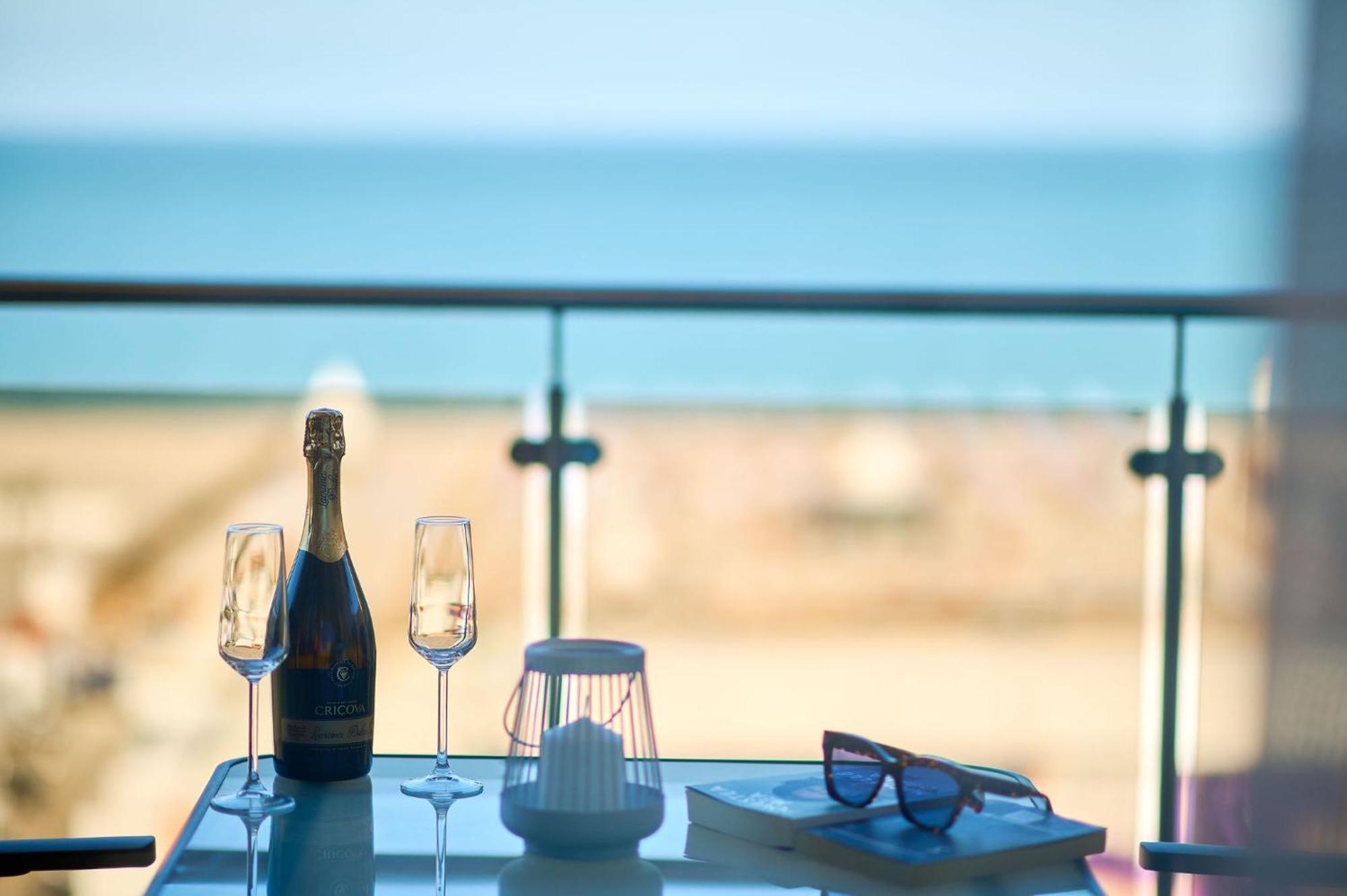 Apartament Summerland Vedere La Mare Mamaia Buitenkant foto